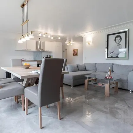 Zur Falkenlay Apartment